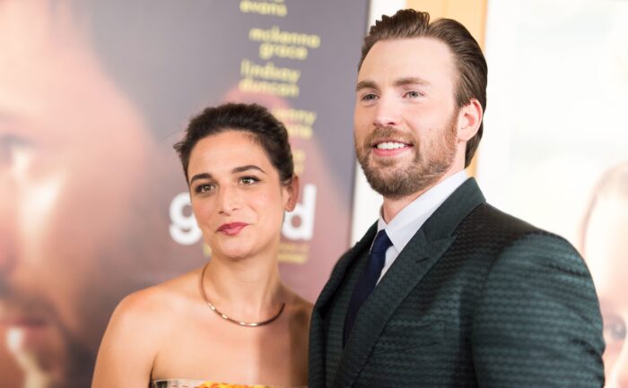 Chris Evans and Jenny Slate pose for the press.
