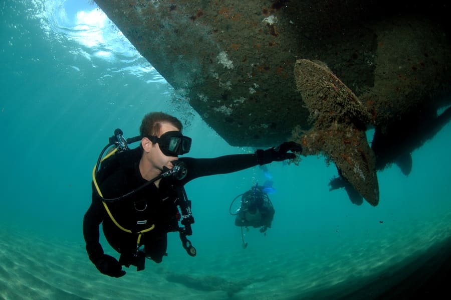 Fixing the ship’s propeller