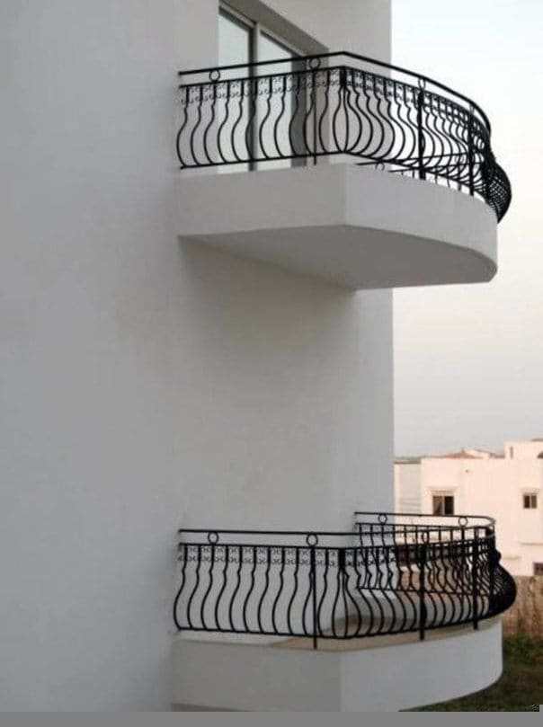 Dysfunctional balcony