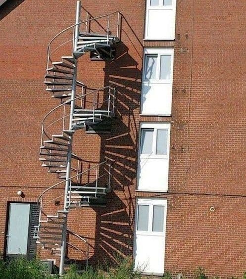 Fire escape staircase not connected to the doors