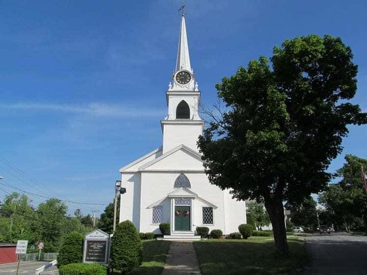 Photograph of First Baptist Church in South Gardener, Massachusetts. 