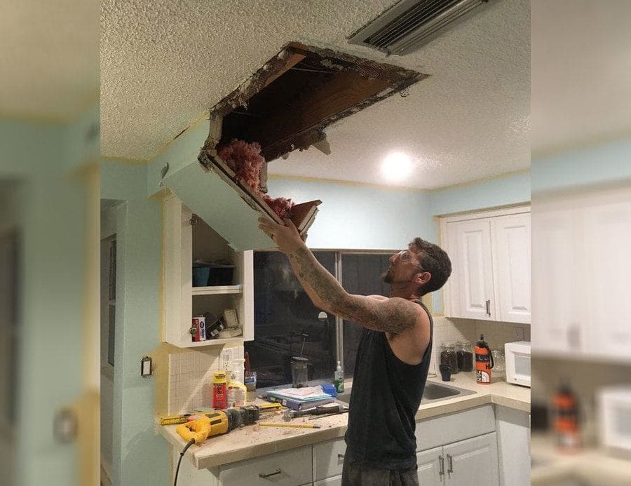 Bobby Kapsidis working in the kitchen
