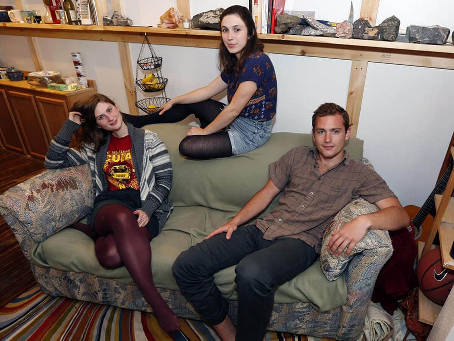 Reese Werkhoven, Cally Guasti, and Lara Russo sitting on a couch
