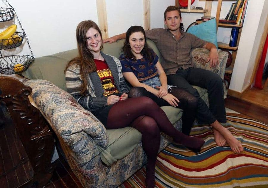 Reese Werkhoven, Cally Guasti, and Lara Russo sitting on a couch