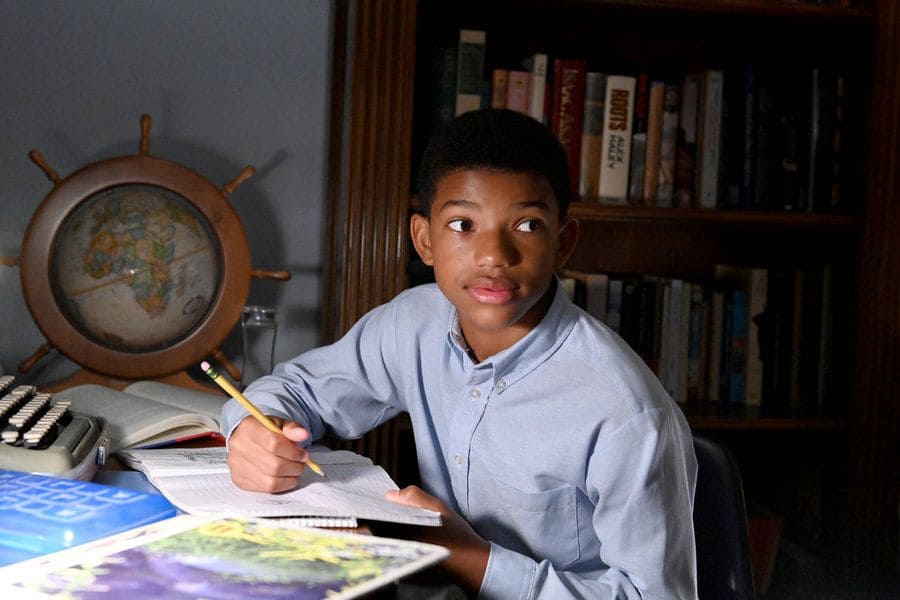 Lonnie Chavis as Randall Pearson in This Is Us.