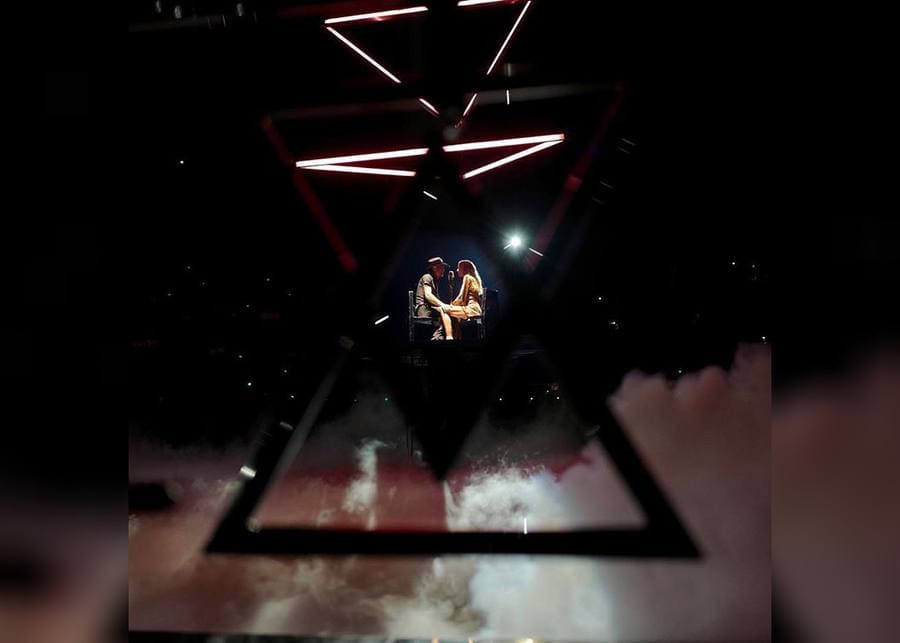 Tim McGraw and Faith Hill performing together during the Soul2Soul tour.