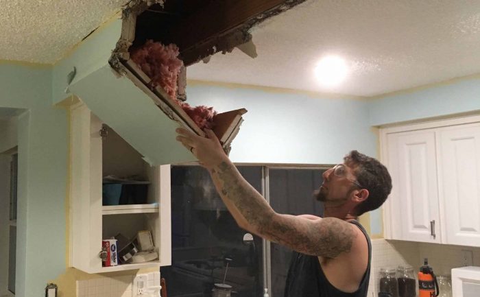 Bobby Kapsidis working in the kitchen