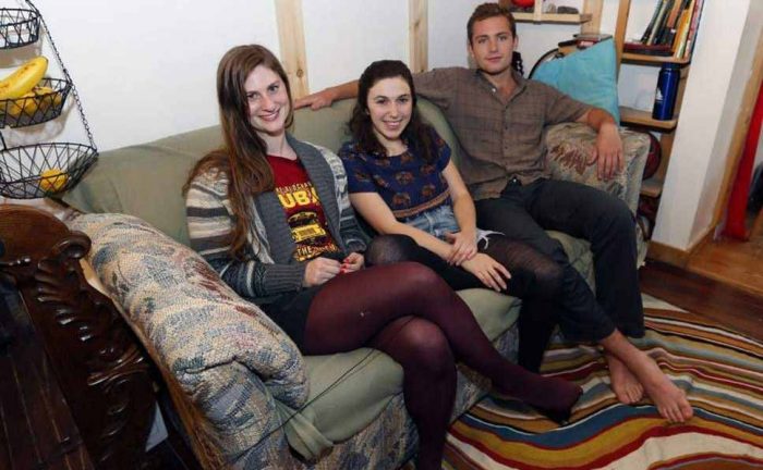 Reese Werkhoven, Cally Guasti, and Lara Russo sitting on a couch