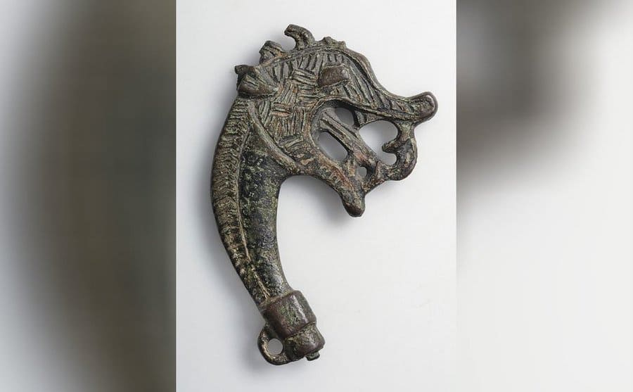 A brooch found in the lake