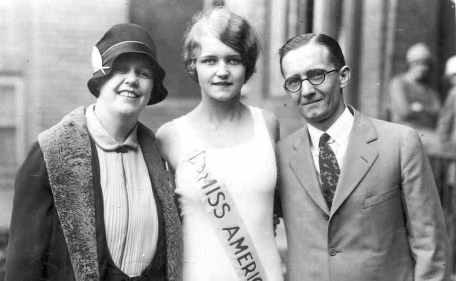 Miss America Lois Delander with her parents