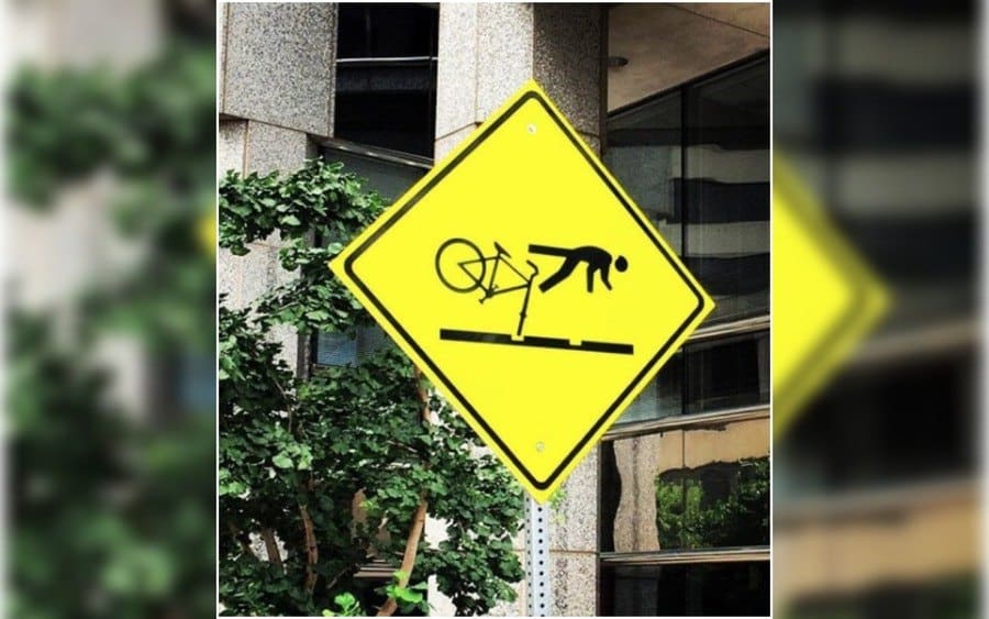 A warning sign for cyclists