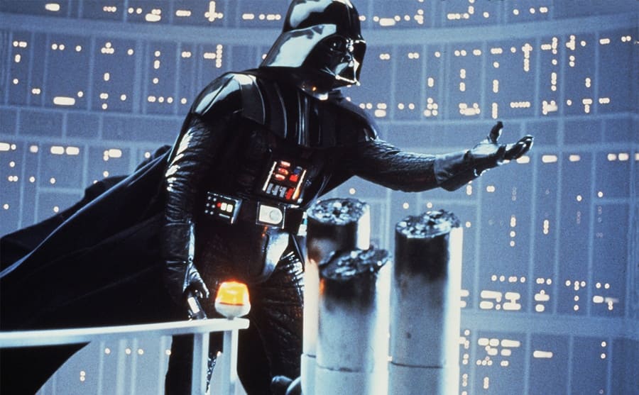 David Prowse as Darth Vader in Star Wars V 