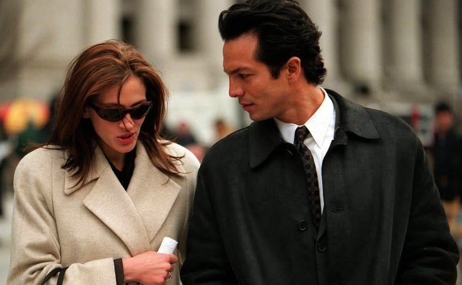 Julia Roberts and Benjamin Bratt on the set of Law and Order
