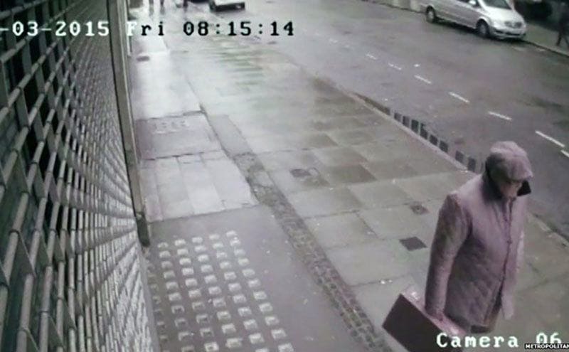 CCTV footage of Kenny Collins walking past Tobi Gem Setting in Hatton Garden.