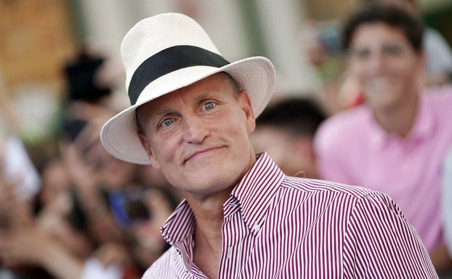 Woody Harrelson posing on the red carpet 