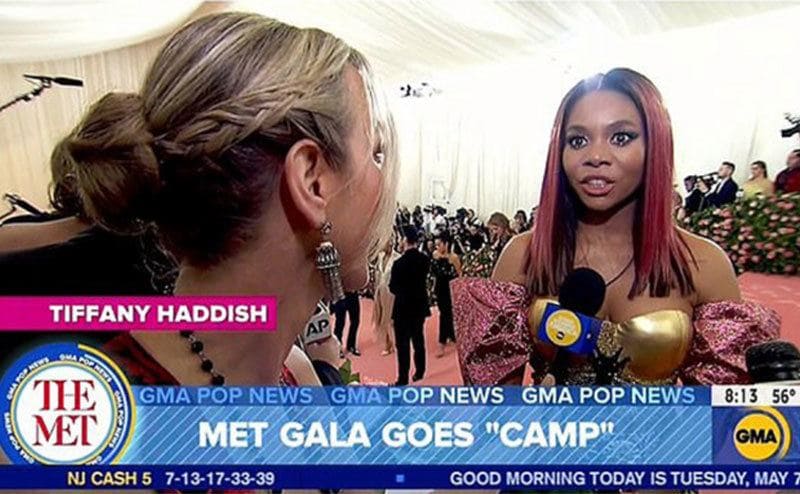 A reporter is interviewing Regina Hall at the Met Gala, but the name on-screen reads ‘Tiffany Haddish’. 