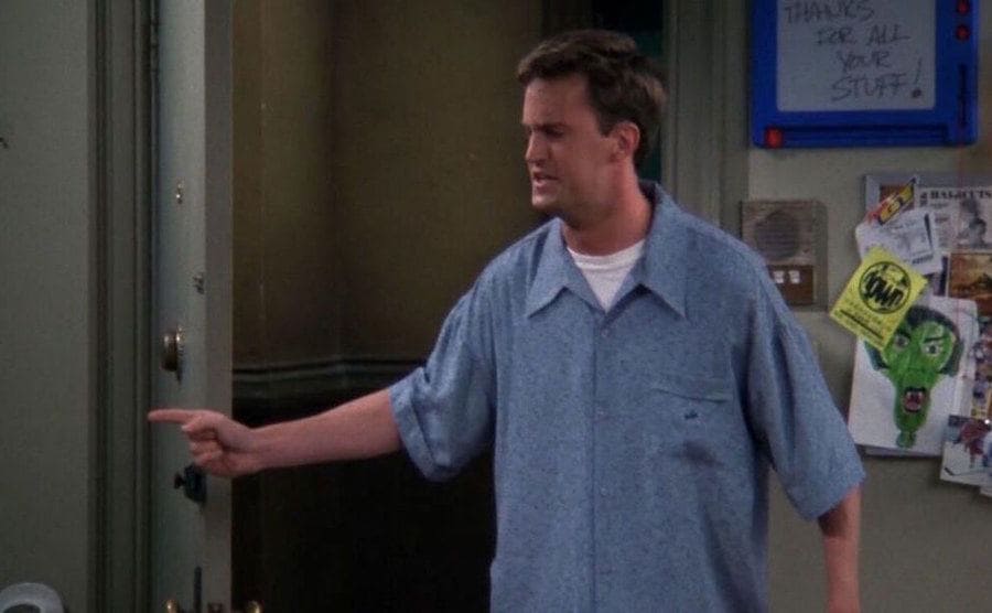 Chandler walks into the empty apartment and on the board by the door the robbers left a note, “Thanks for all your stuff!” 