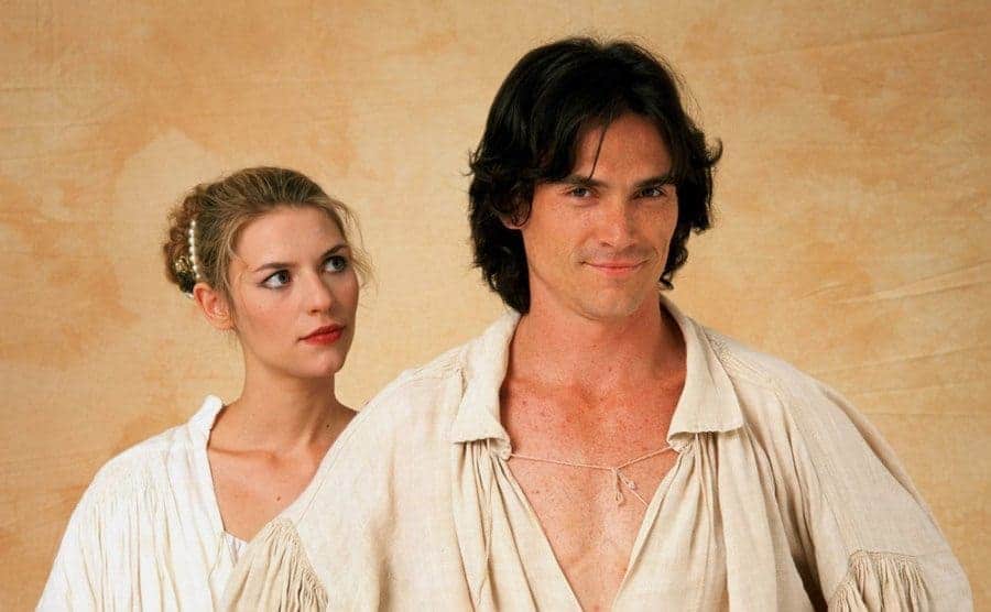Billy Crudup and Mary-Louise pose for Stage Beauty promo shot. 
