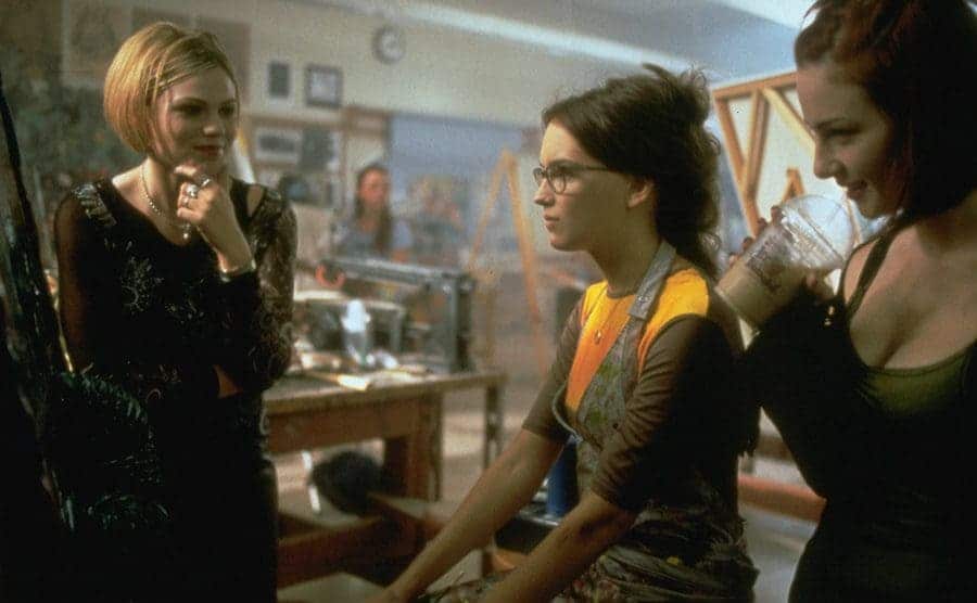 Rachael Leigh Cook sits during the art class in a still from the movie 