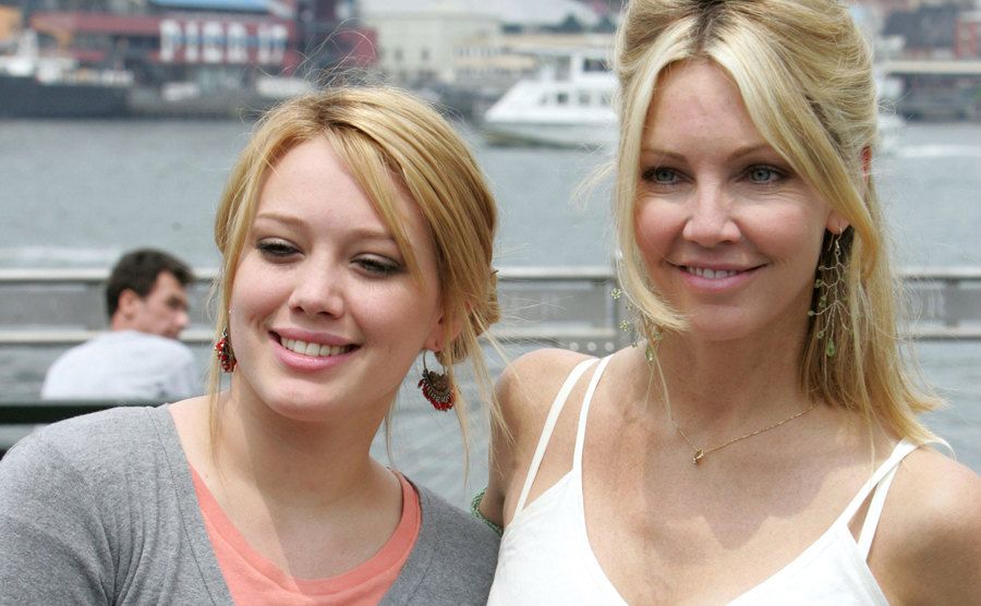 Hilary Duff and Heather Locklear on the movie set.