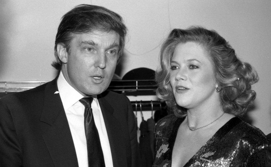 Donald Trump chats with Kathleen Turner.
