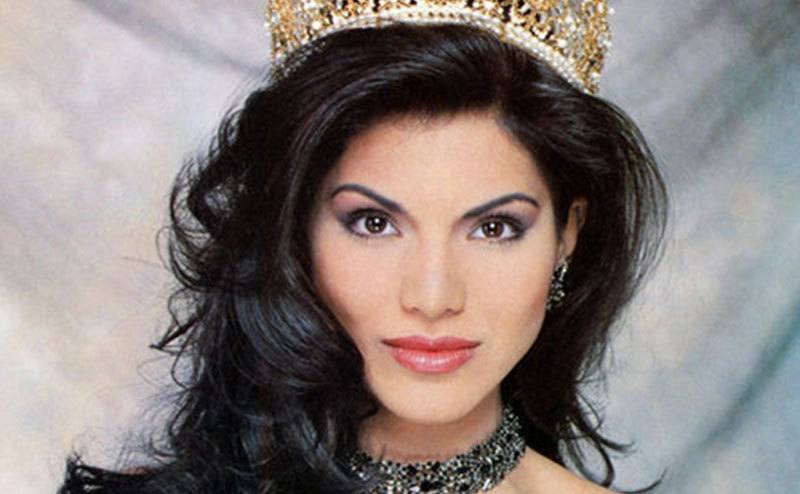 A portrait of Joyce Giraud for the show.