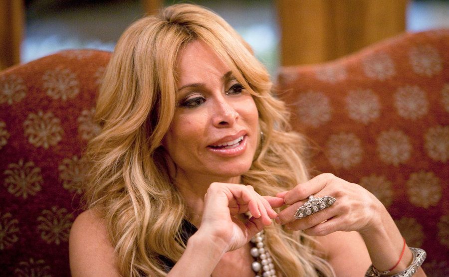 Faye Resnick is speaking in an episode.