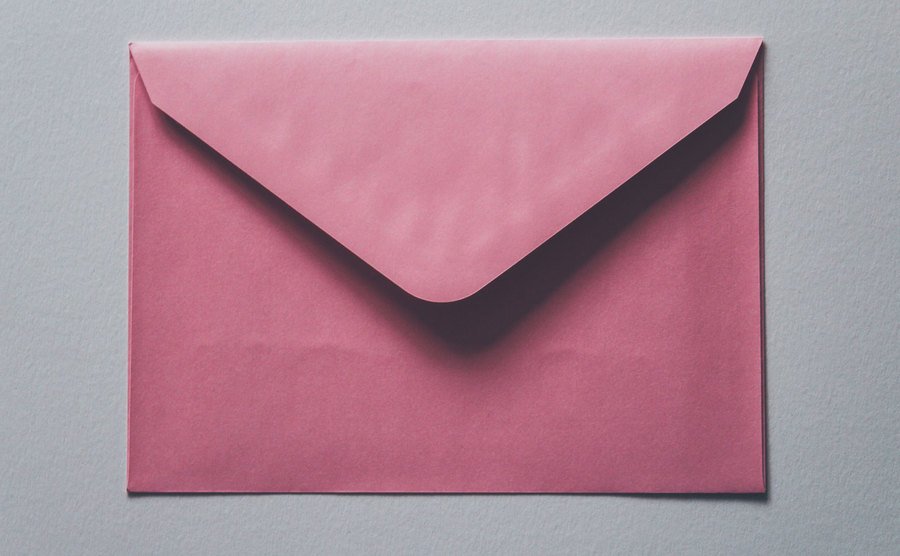 A photo of a closed envelope.