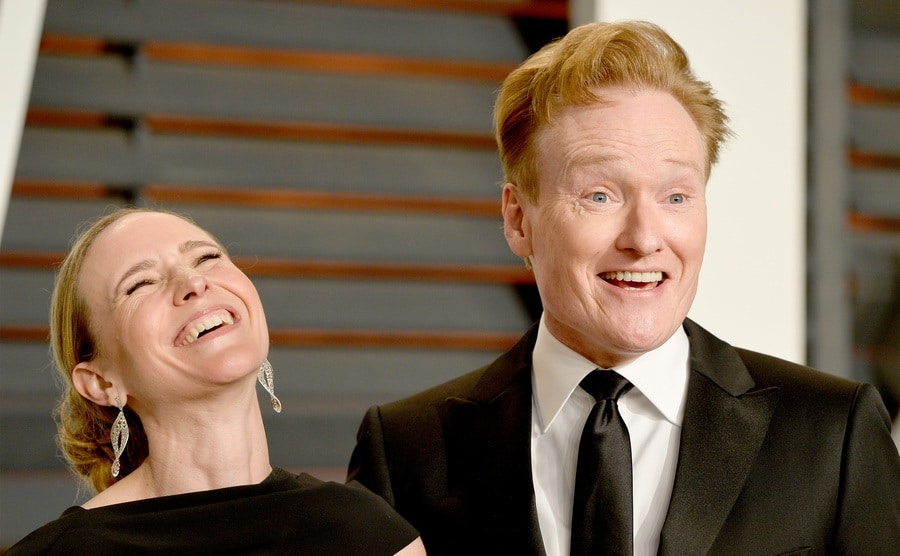 Conan and Liza Powel O'Brien attend the 2015 Vanity Fair Oscar Party