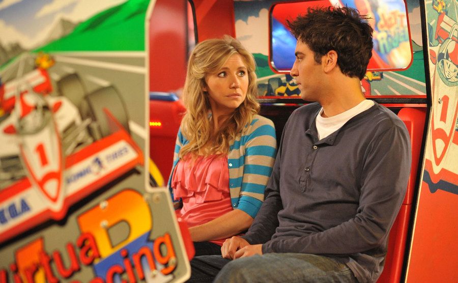 Sarah Chalke and Josh Radnor in a still from How I Met Your Mother.