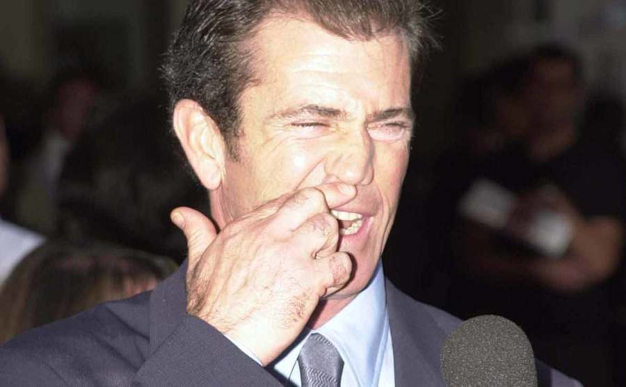Mel Gibson during The Patriot Premiere.