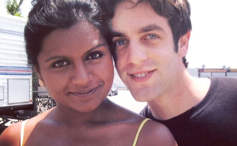 Mindy Kaling and Novak take a picture together.