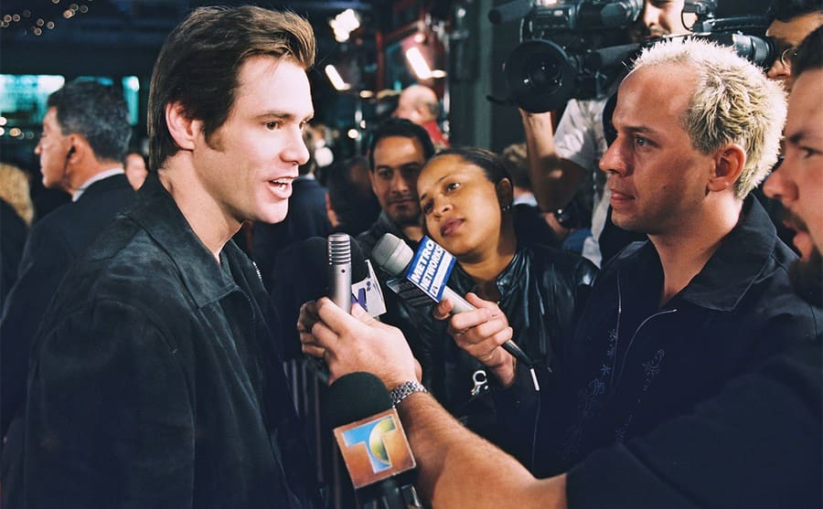 Jim Carrey being interviewed at the world premiere of Man on the Moon 