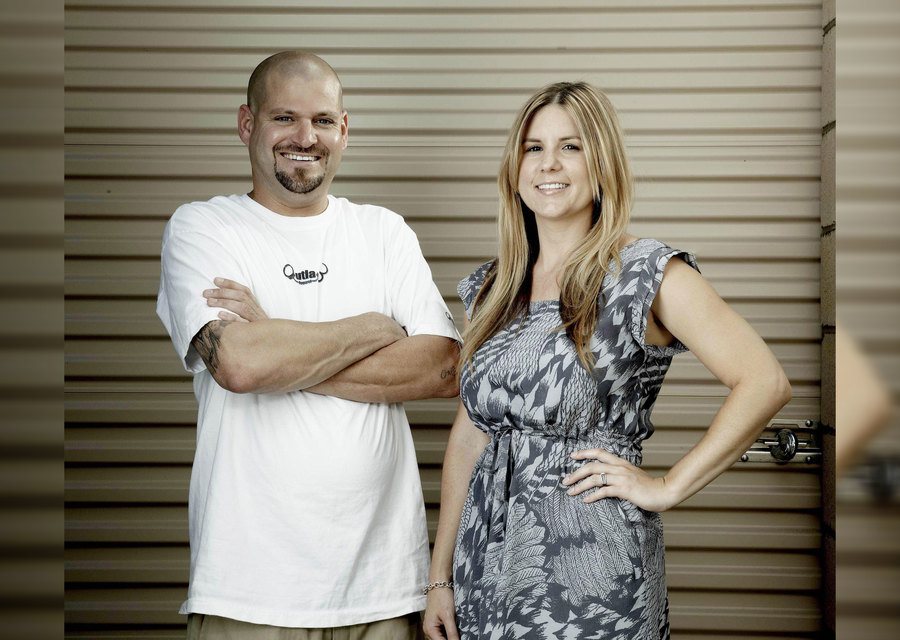 Brandi Passante and Jarrod Schulz in 2010 posing for a photo on Storage Wars. 