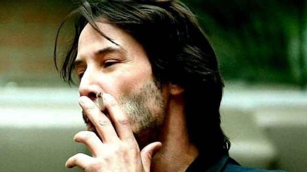 Keanu reeves smoke cigarettes