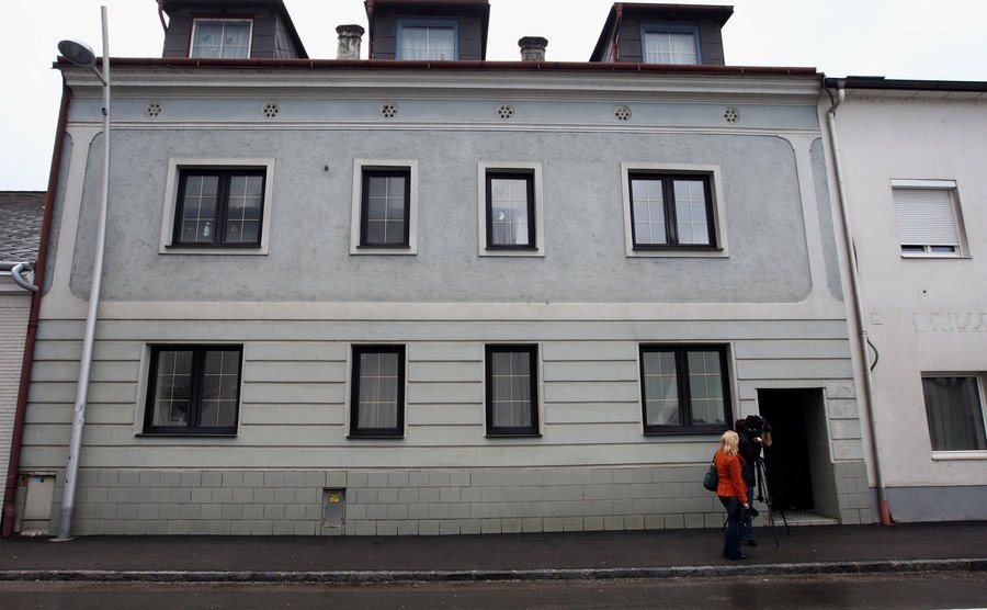 An exterior shot of the house where Elisabeth was imprisoned.