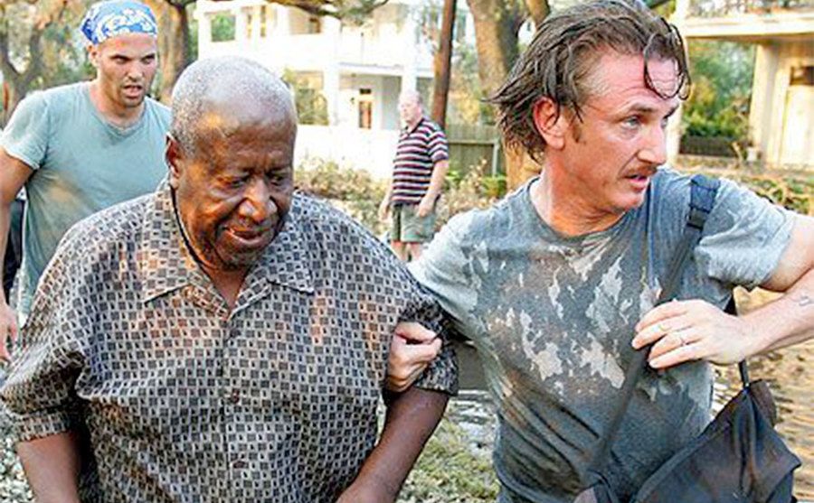 A photo of Sean Penn in New Orleans after the Hurricane.