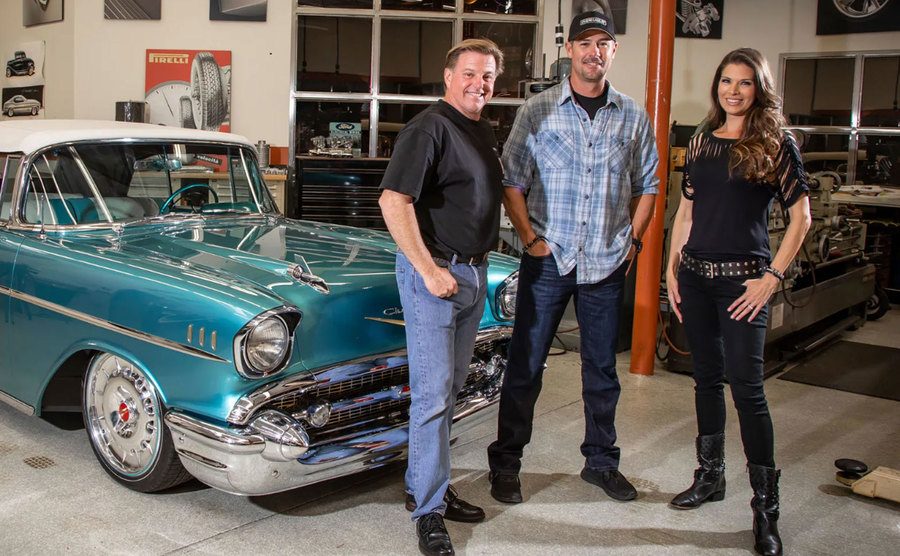 The cast of Overhaulin’ poses for a promotional portrait.
