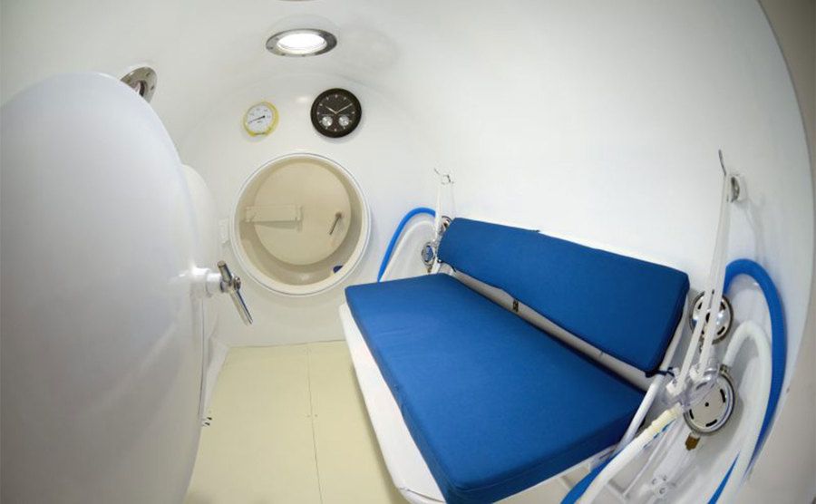 A picture of a decompression chamber.