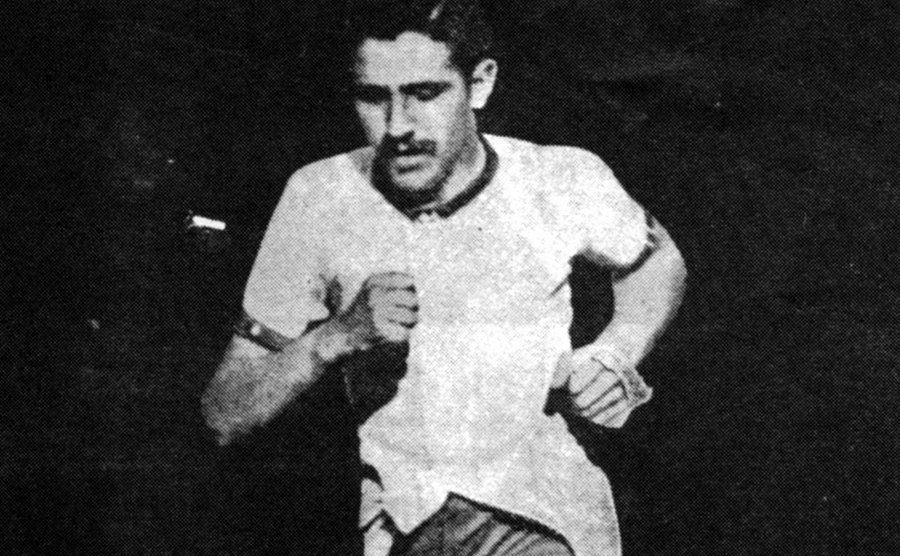 A picture of Francisco Lazaro running.