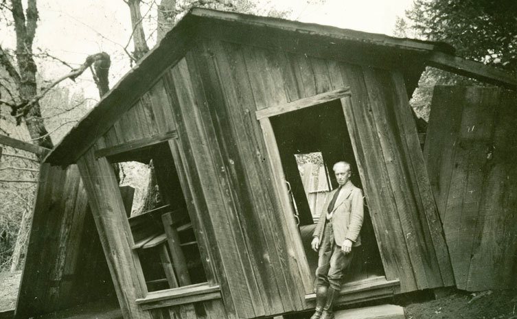 A vintage photo shows the weird gravity that occurs in the Oregon Vortex. 